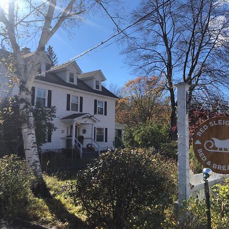 لينكون Red Sleigh Inn B&B المظهر الخارجي الصورة
